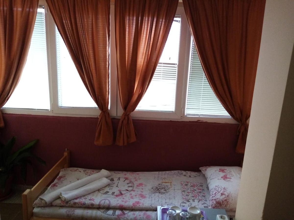 Guest House Mirijevski Konak Belgrád Kültér fotó